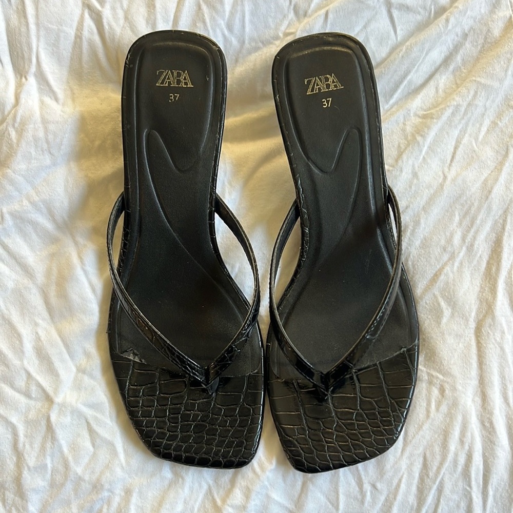 Zara Black Croc-Embossed Sandals